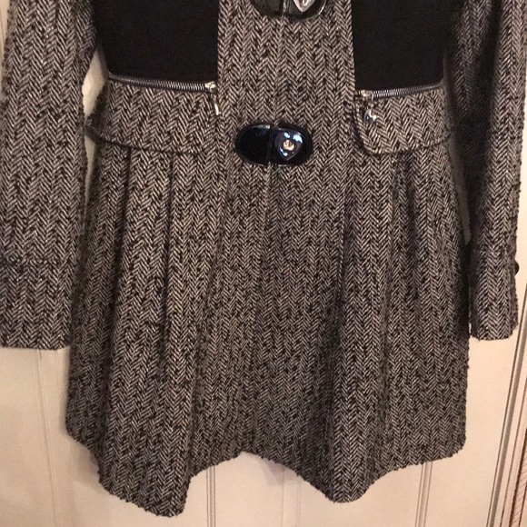 BETSEY JOHNSON COAT - Picture 6 of 8